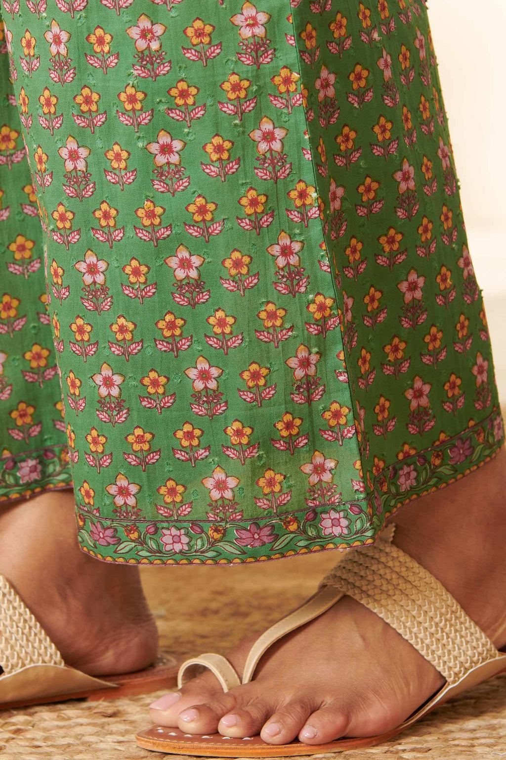 Surplus: Gauhar Alaya Sanganeri Farsi