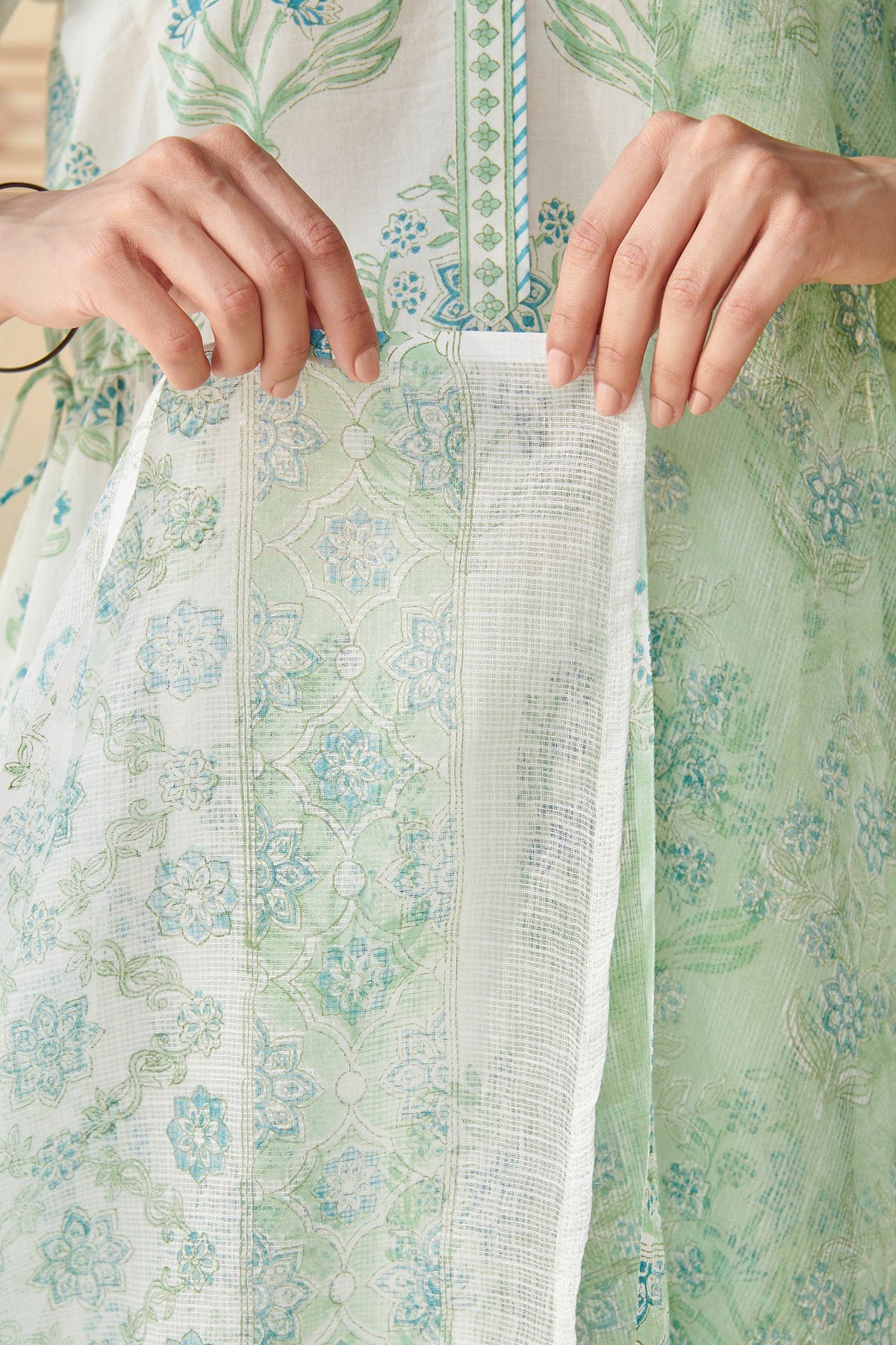 Gulbarg Afsana Sanganeri Dupatta