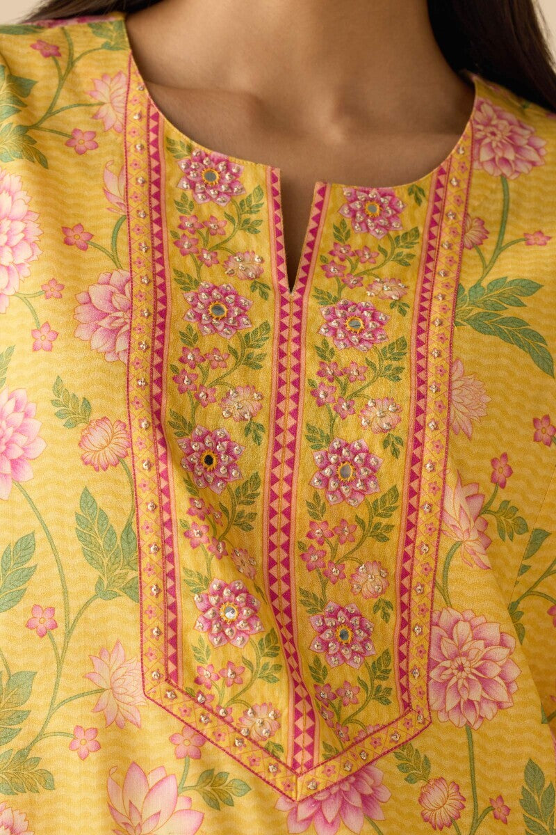 Meher Sunira Kaftan