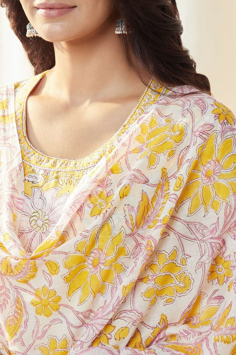 Nafees Zinat Dupatta