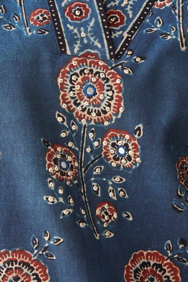 Sehra Zafina Ajrak Kurta