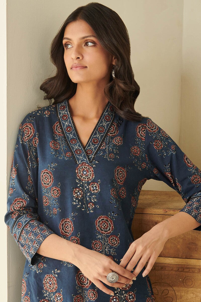 Sehra Zafina Ajrak Kurta