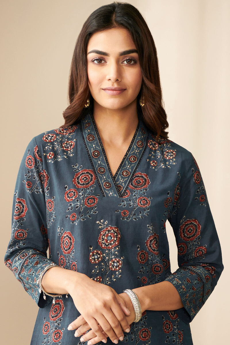 Sehra Zafina Ajrak Kurta