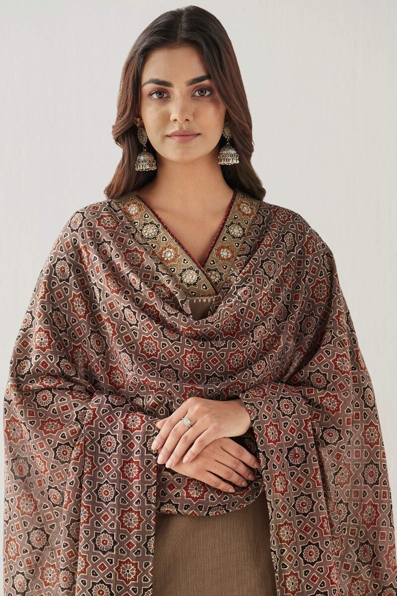 Sehra Rahida Ajrak Dupatta