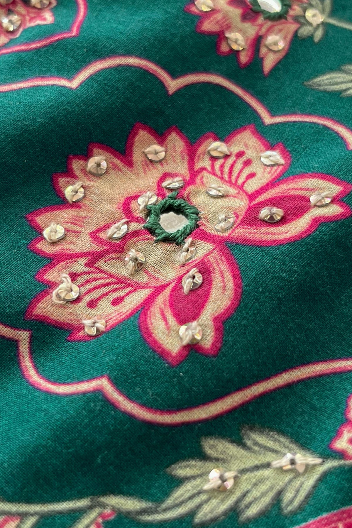 Mehreen Inaaya Kurta