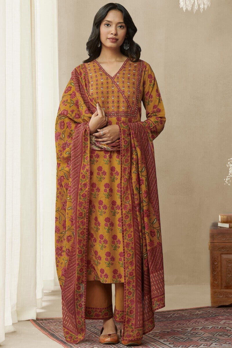 Mahnoor Zainab Kurta