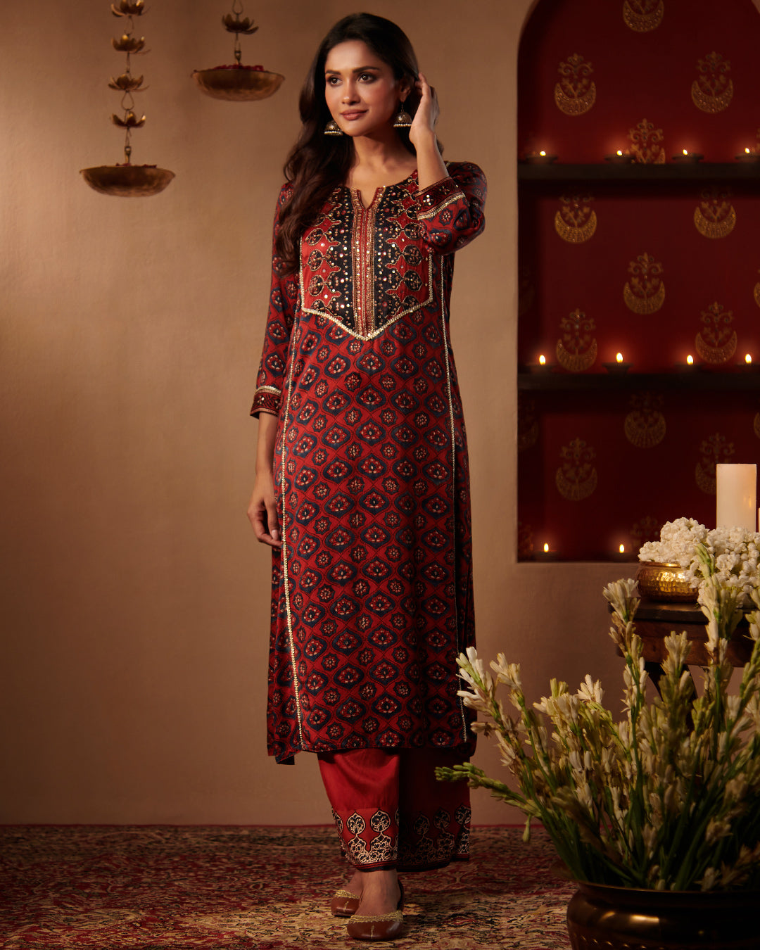 Roshanara Inaya Ajrak Kurta