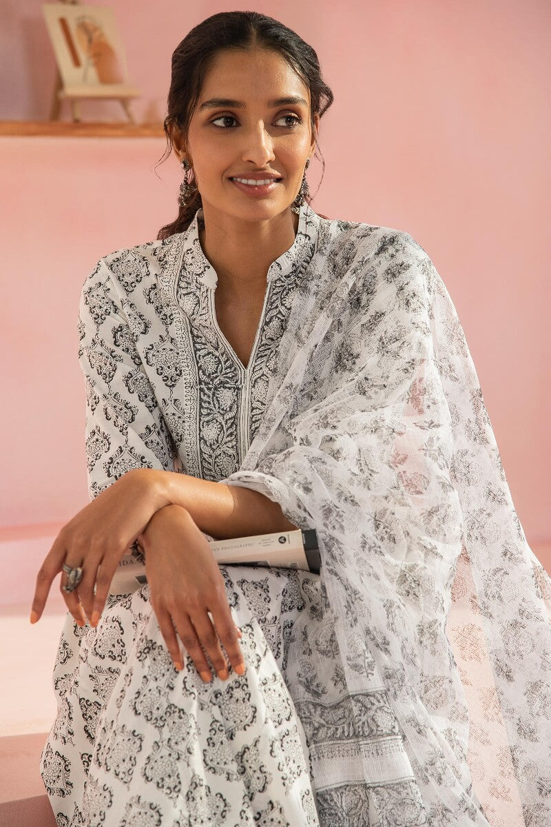 Mumtaz Nazeem Sanganeri Kurta
