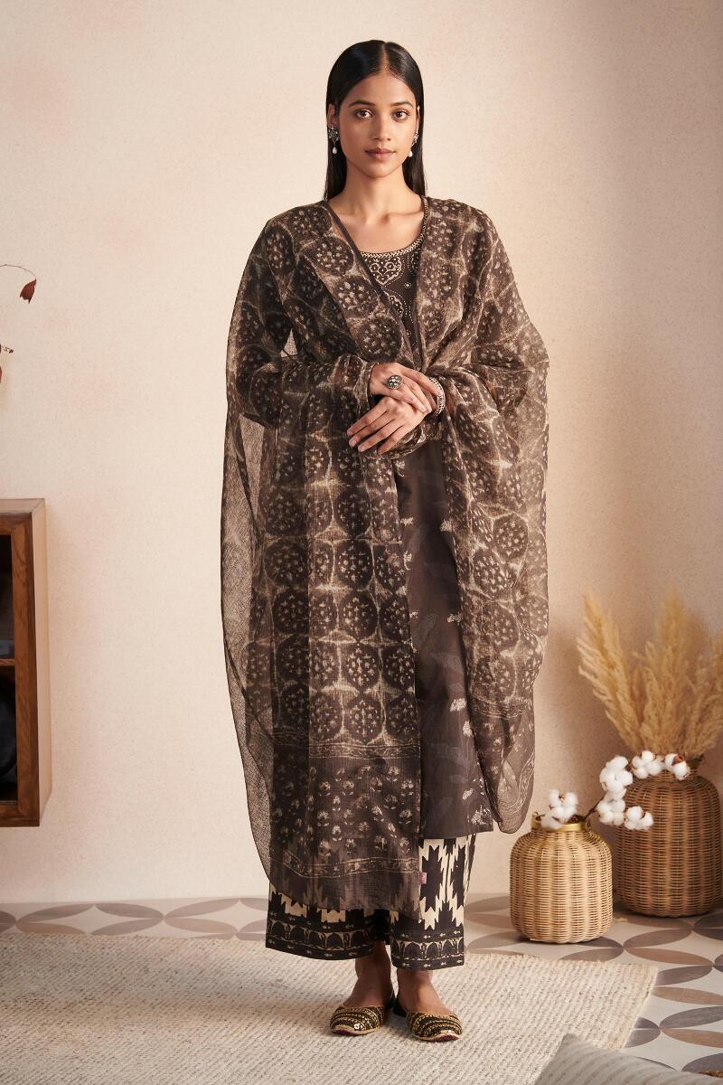Sehra Rumani Akola Farsi