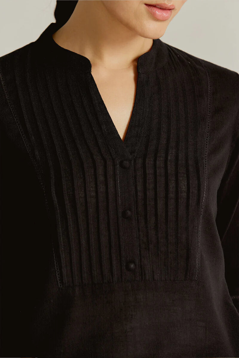 Surplus: Roza Nida Black Kurta