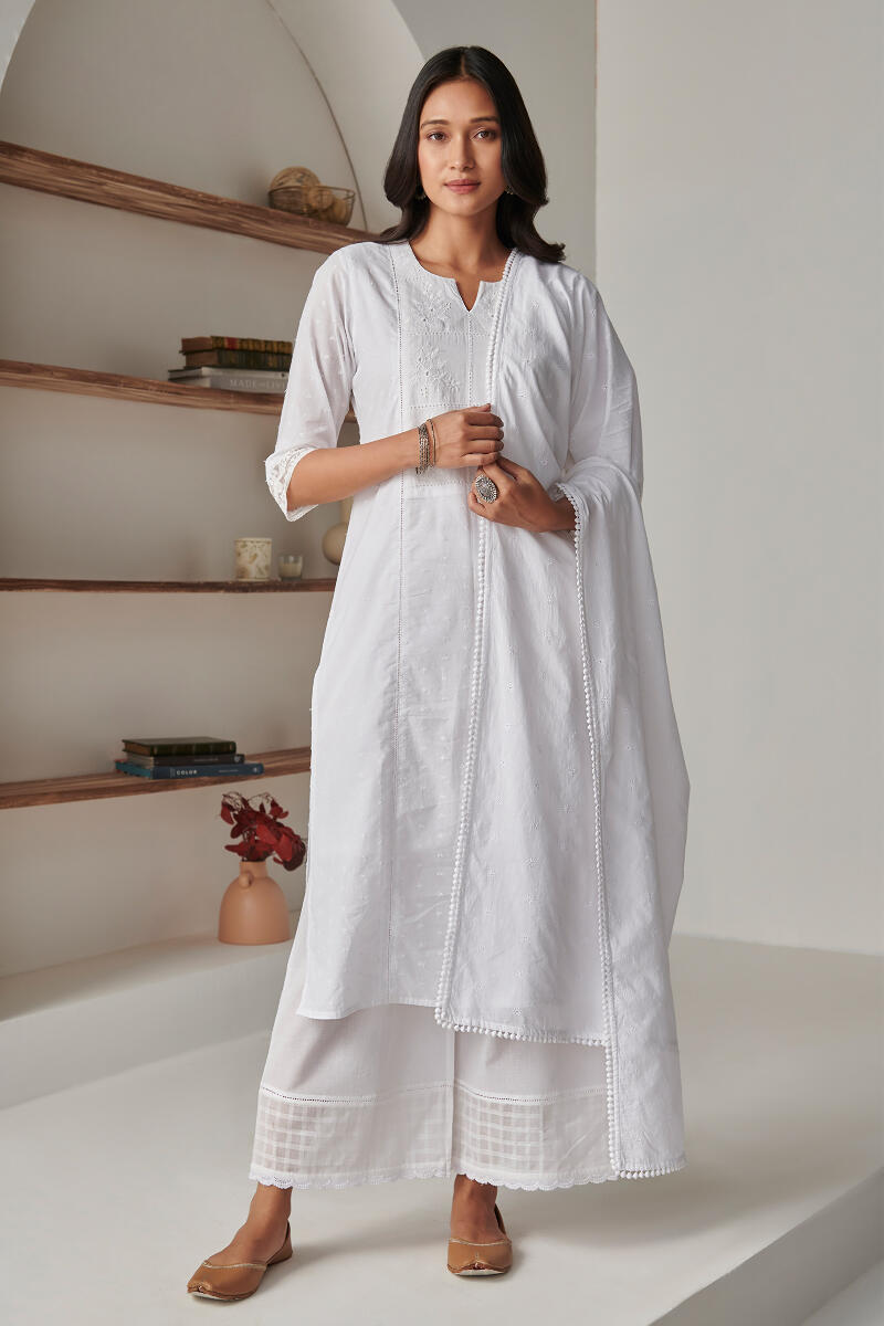 Raahat Saira White Schiffli Farsi