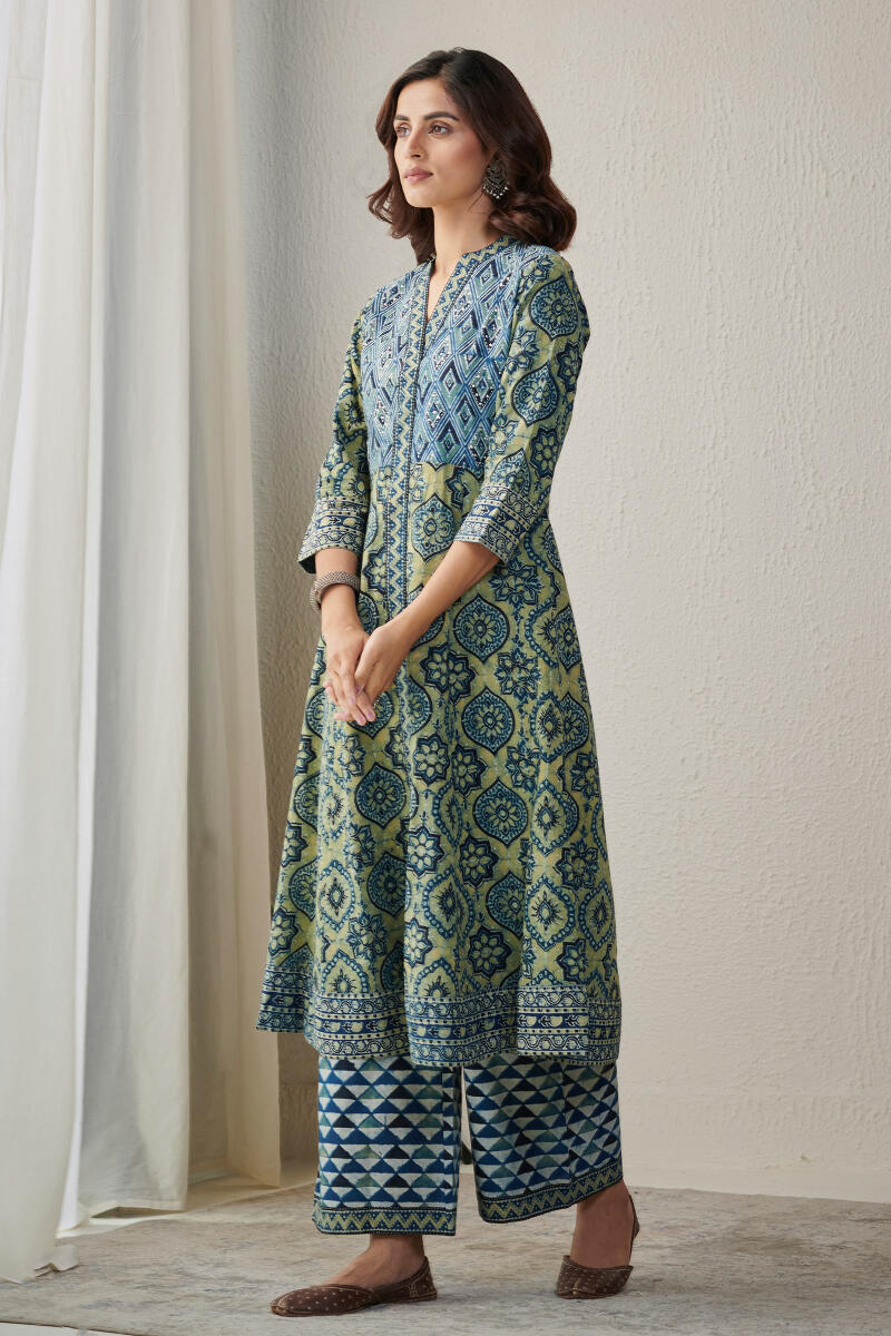 Sehra Zeniya Ajrak Kurta