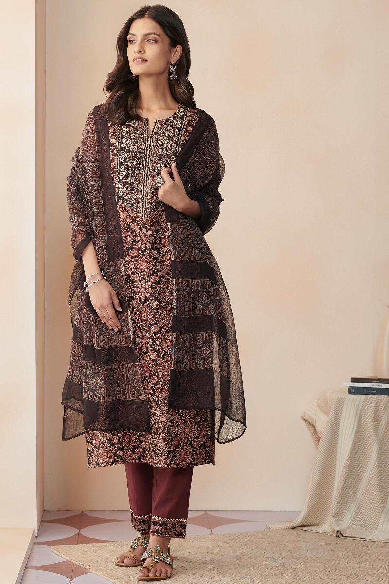 Sehra Yasmina Ajrak Dupatta