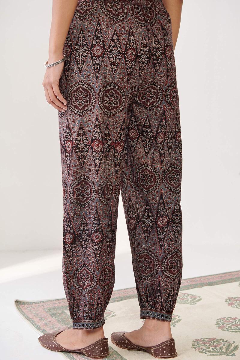 Sehra Rumaisa Ajrak Izhaar Pants