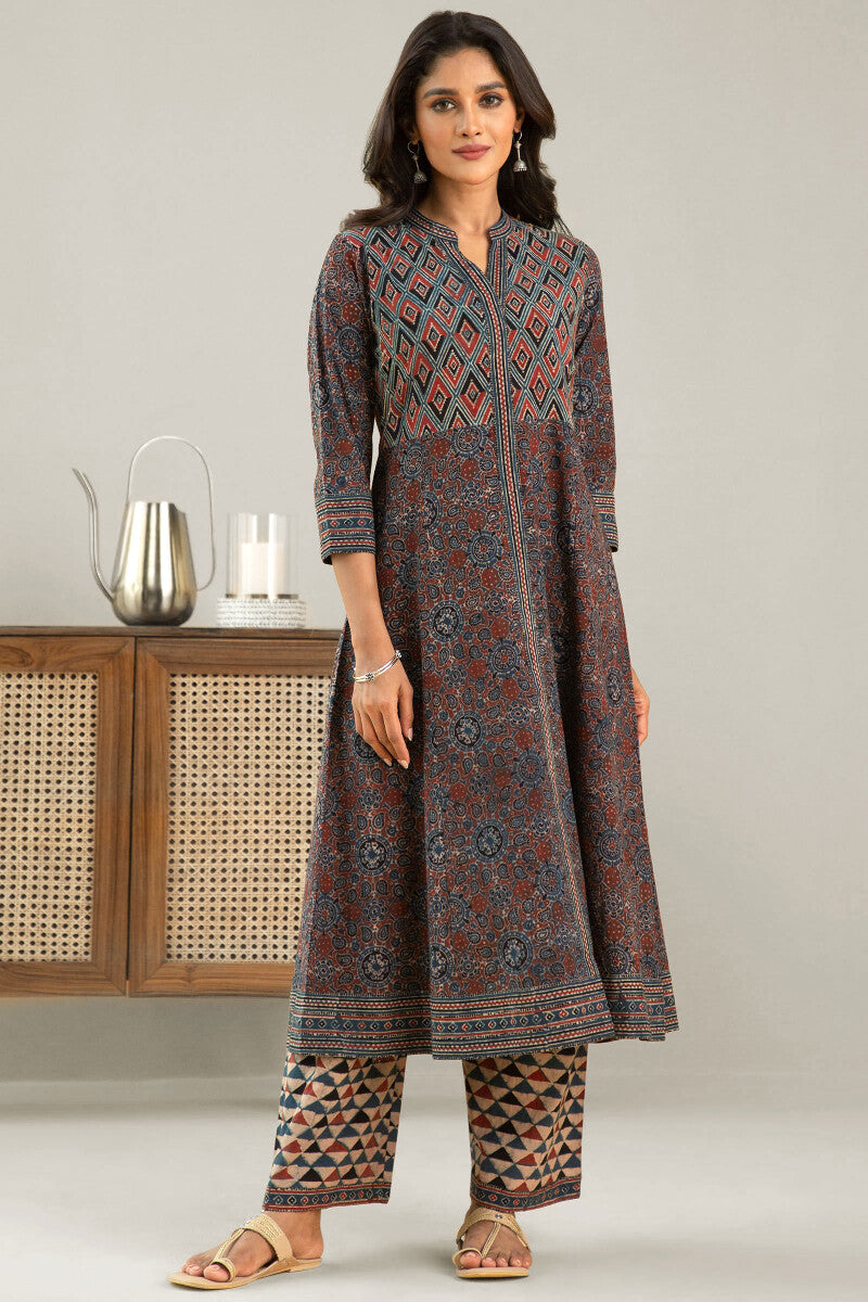 Sehra Nikhat Ajrak Kurta