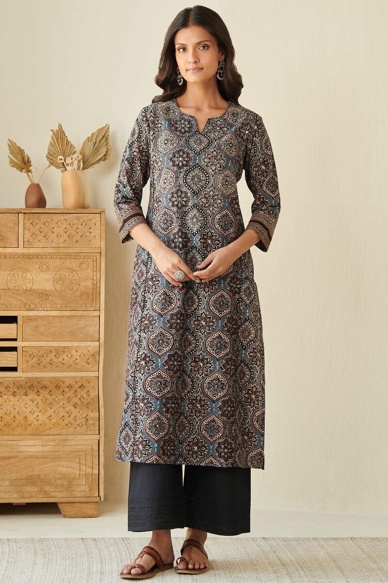 Sehra Rumaisa Ajrak Kurta