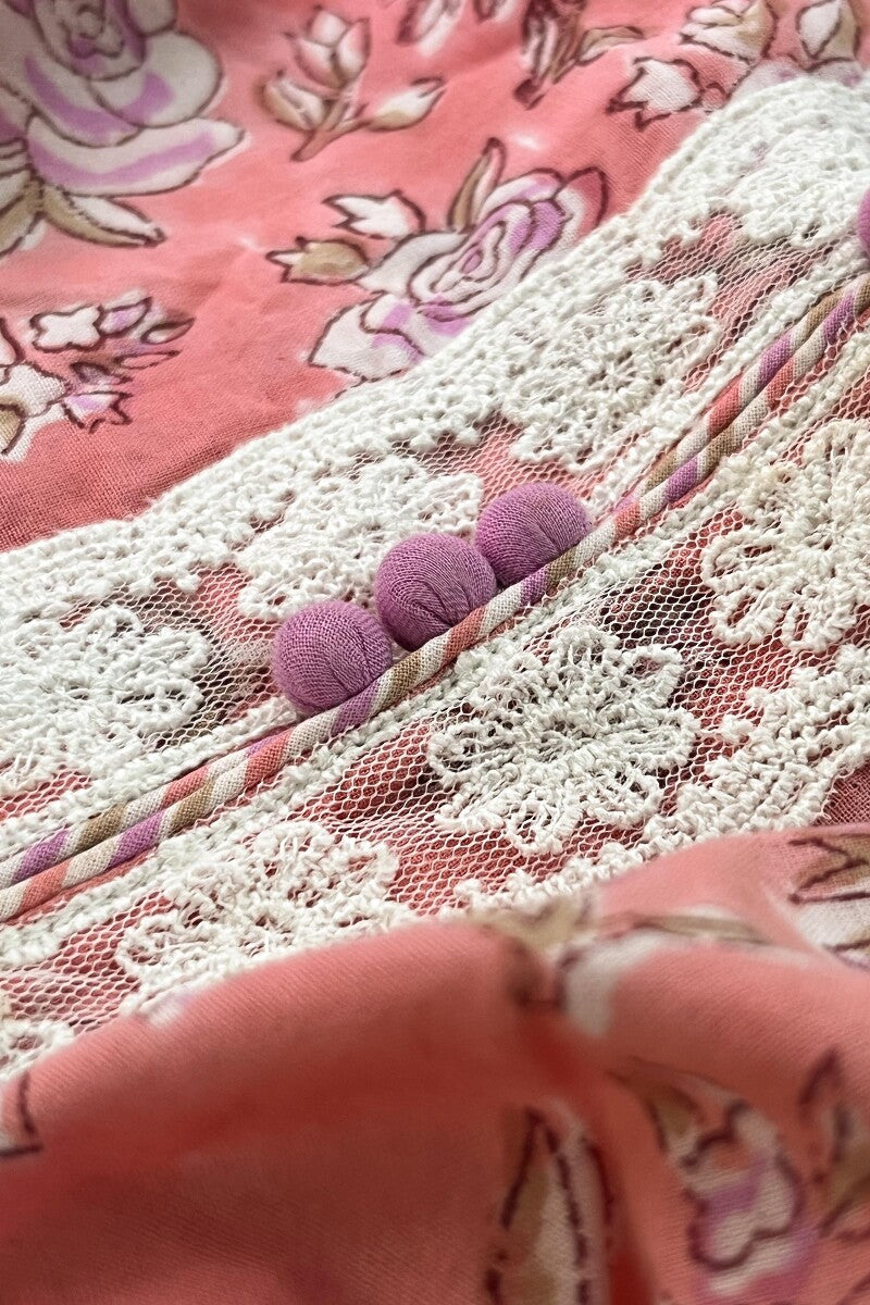 Nusrat Jahan Nafees Kurta