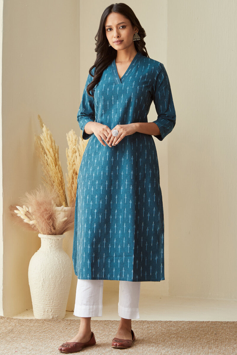 Surplus: Gulbarg Rumaisa Blue Ikat Kurta