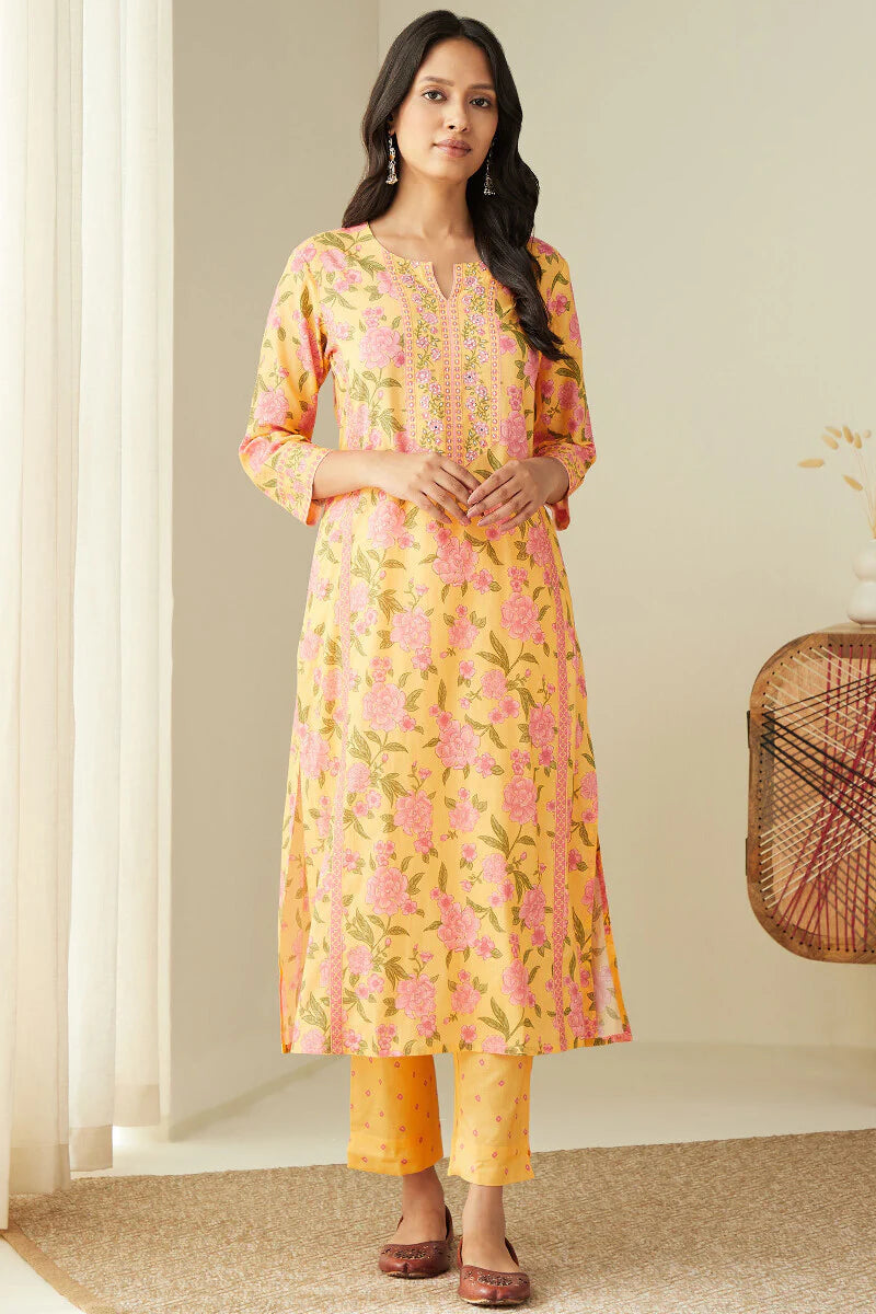 Mahnoor Tahira Kurta