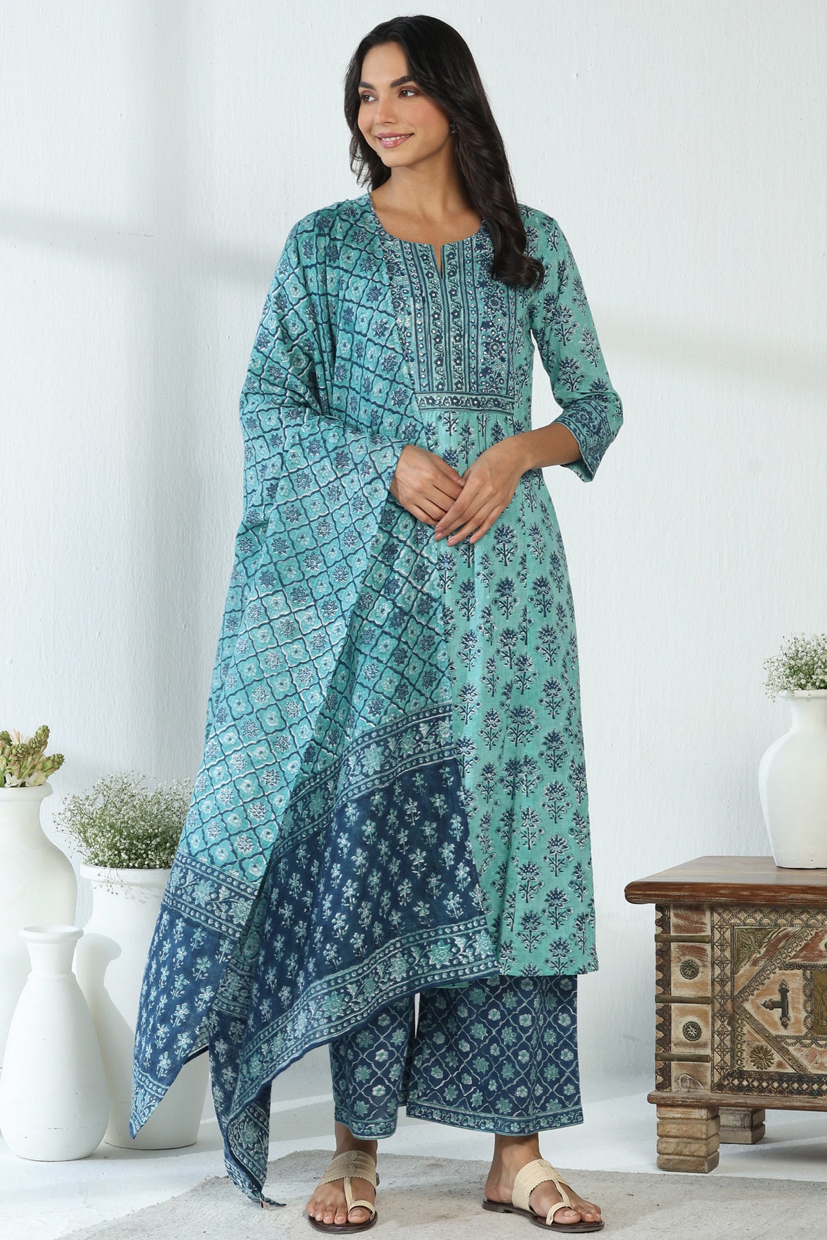 Neelofar Sureena Sanganeri Farsi
