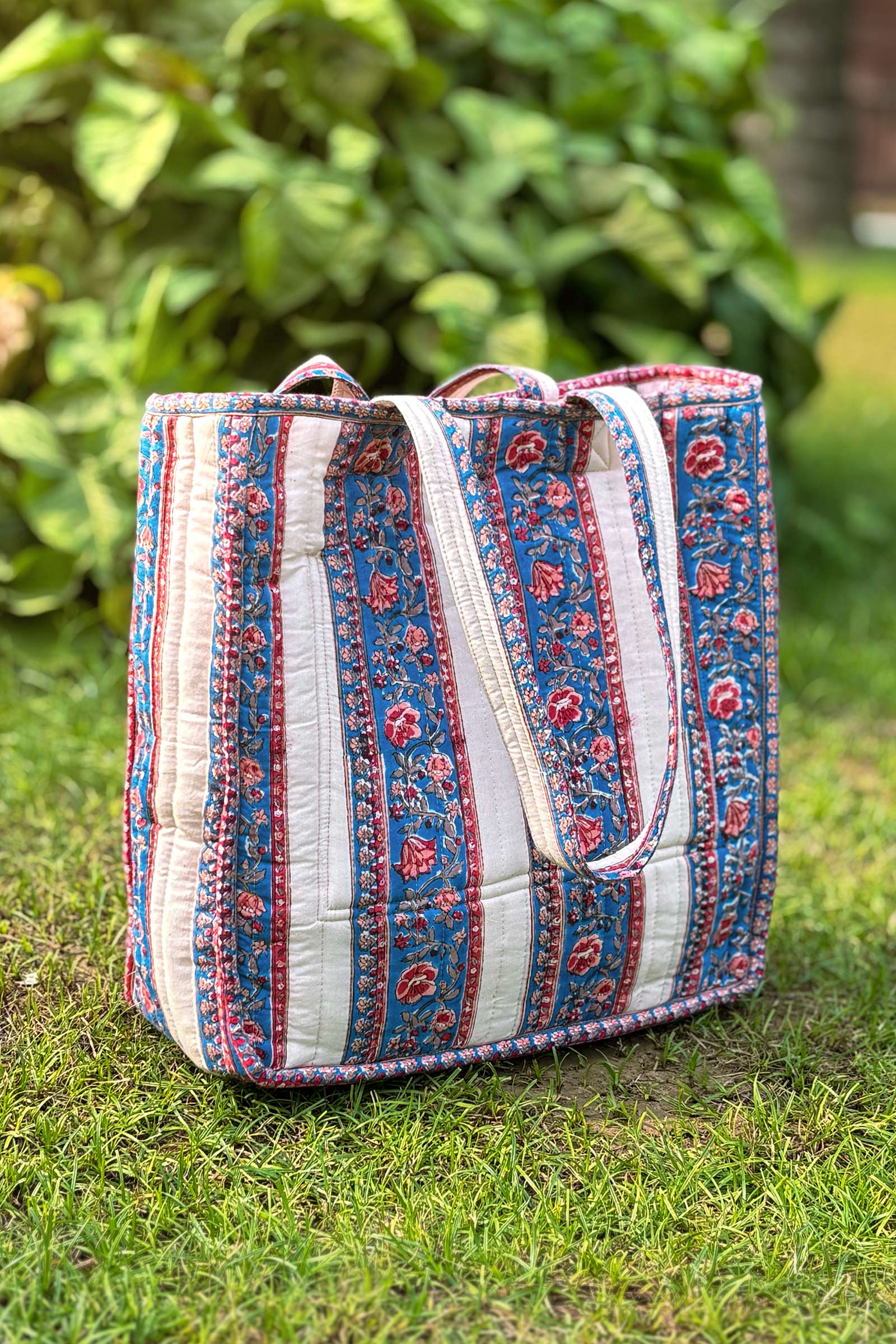 Roza Inara Tote Bag