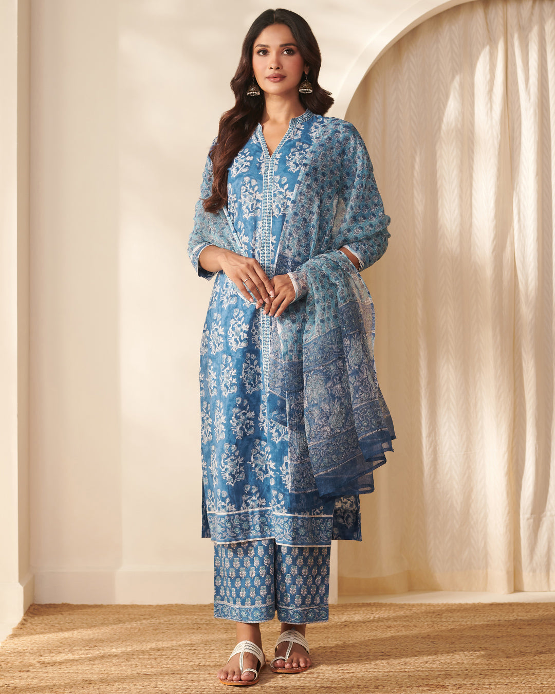 Surplus: Mehreen Faraz Sanganeri Farsi