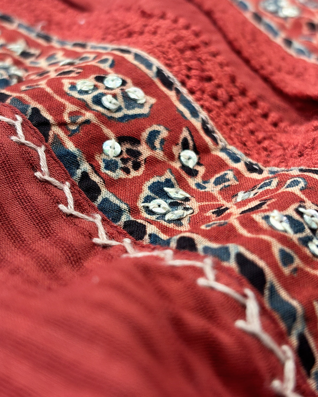 Sehra Amyra Red Ajrak Kurta