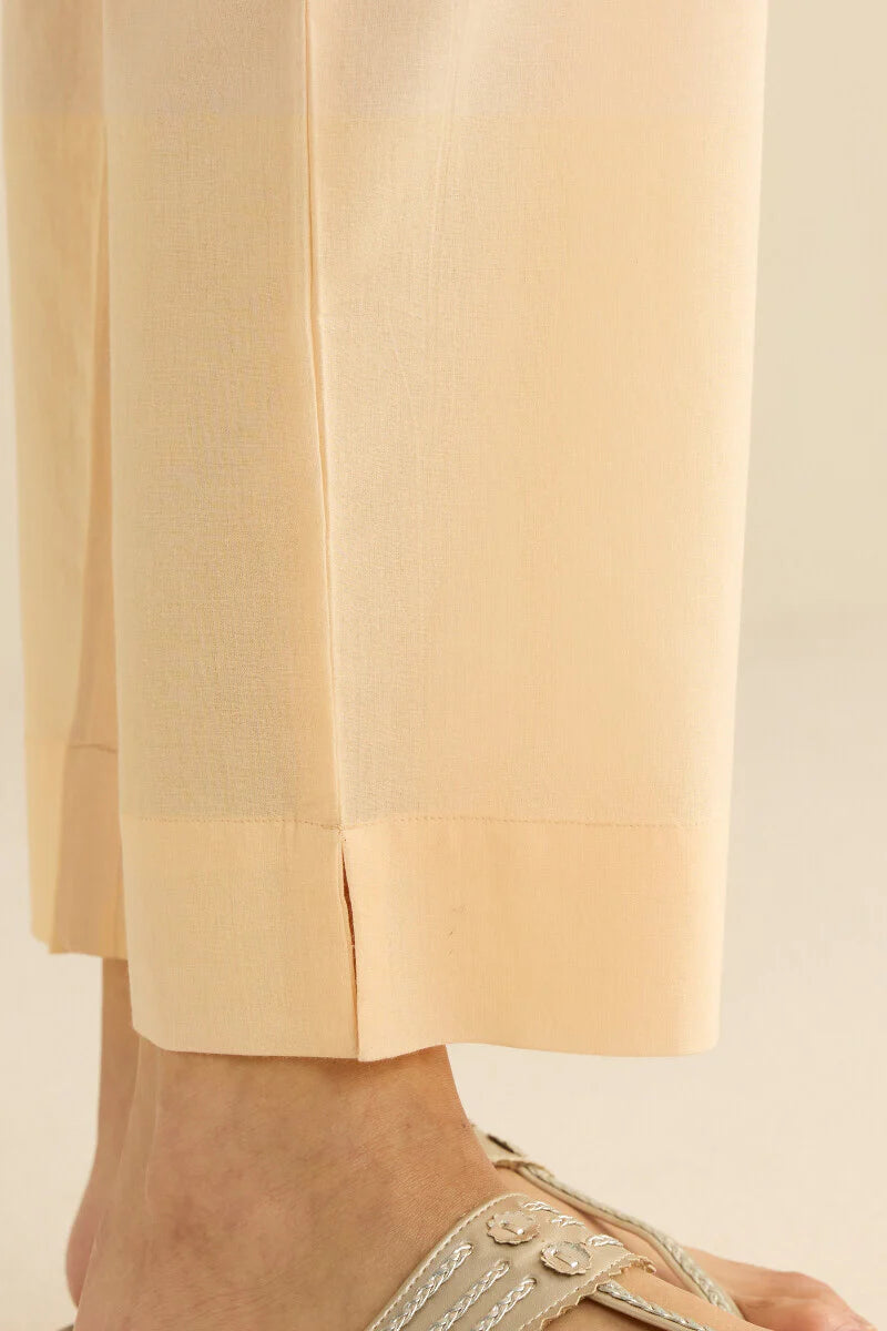 Surplus: Roza Seerat Cream Narrow Pants