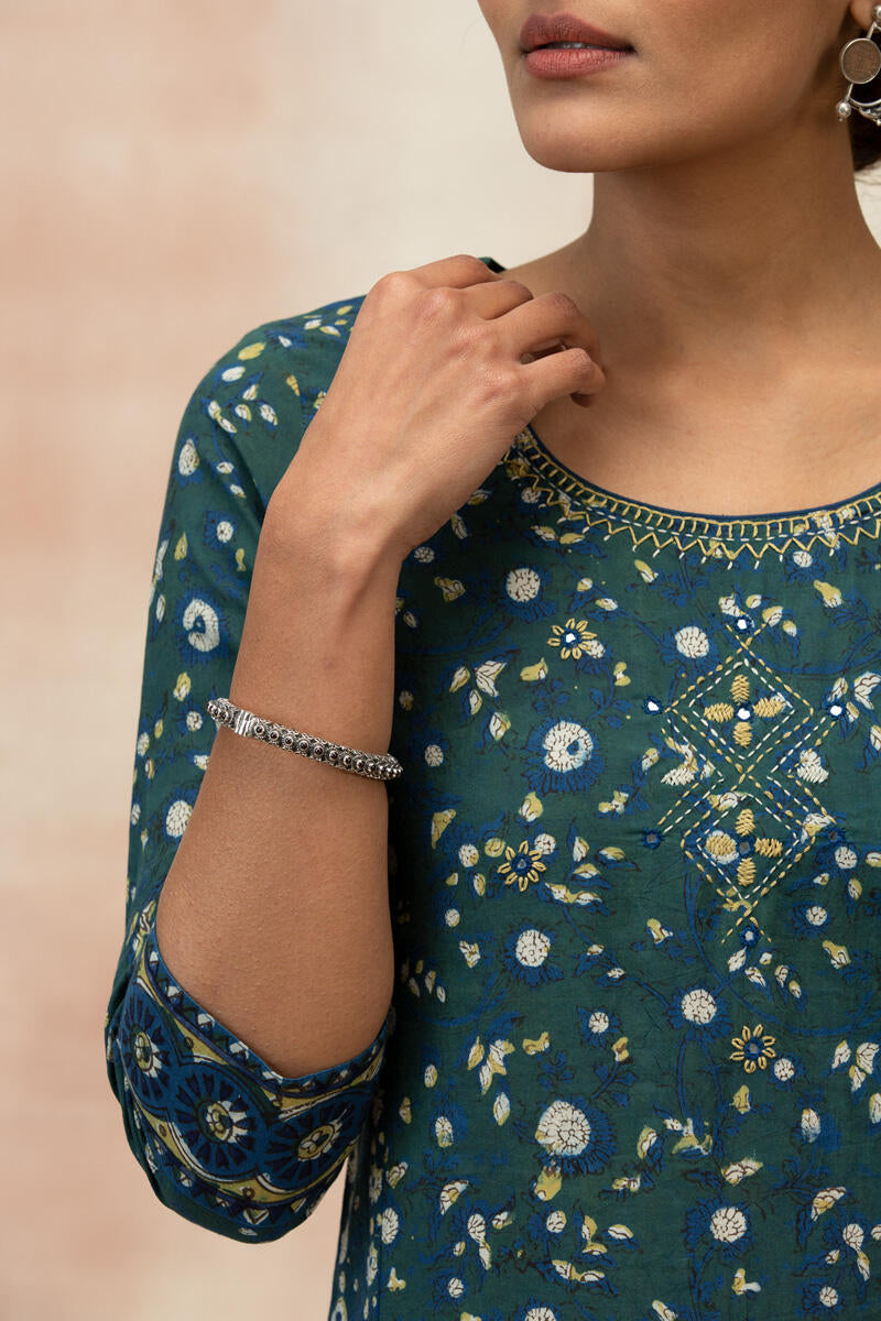 Rehnuma Nafisa Bagru Kurta