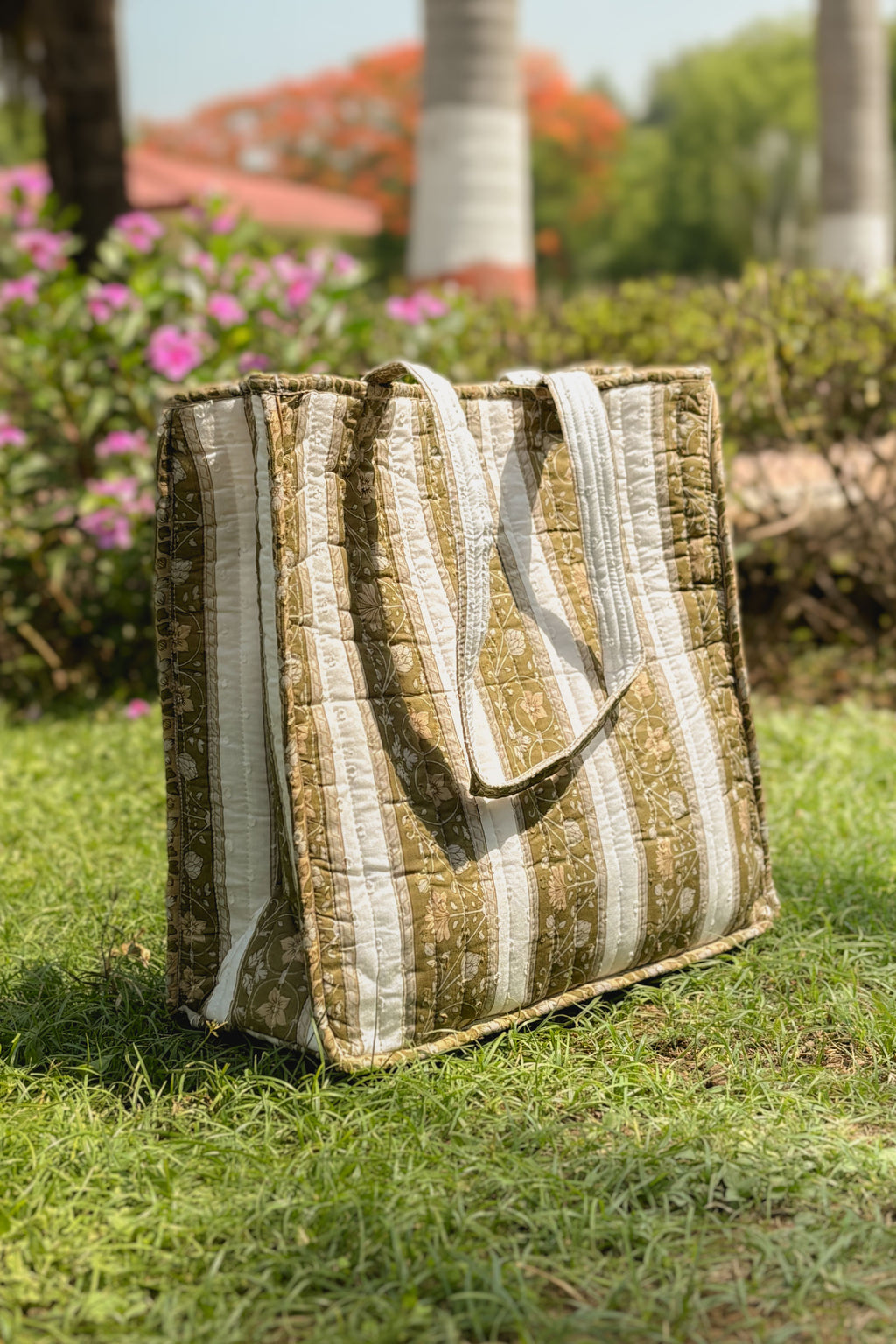 Roza Jaya Tote Bag