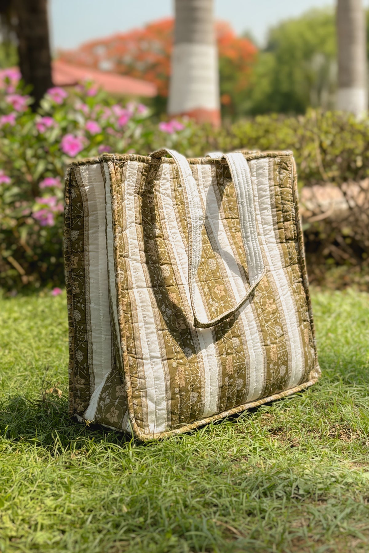 Roza Jaya Tote Bag