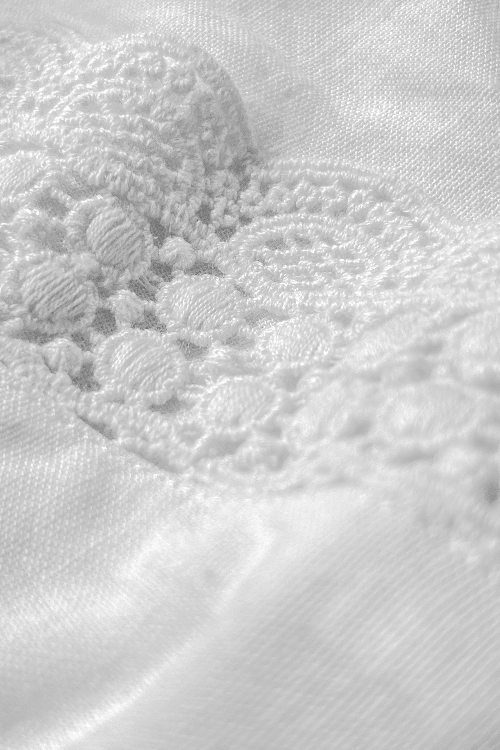 Surplus: Roza Rahima White Kurta