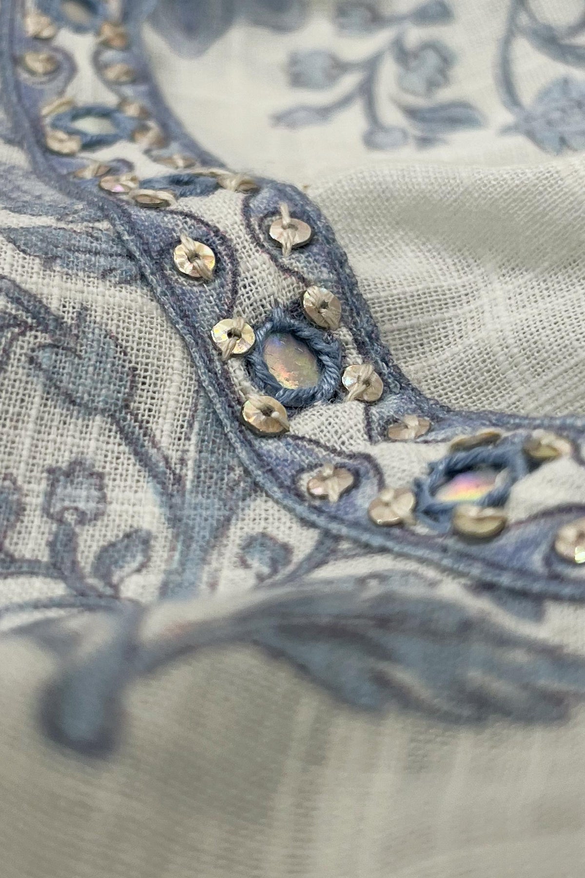 Neelofar Omaira Kurta
