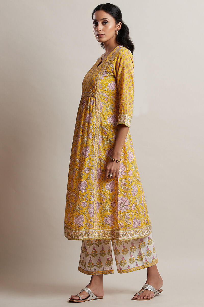 Nafees Zohra Kurta