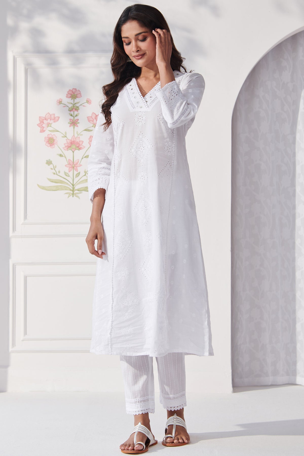Mumtaz Ruhi White Narrow Pants