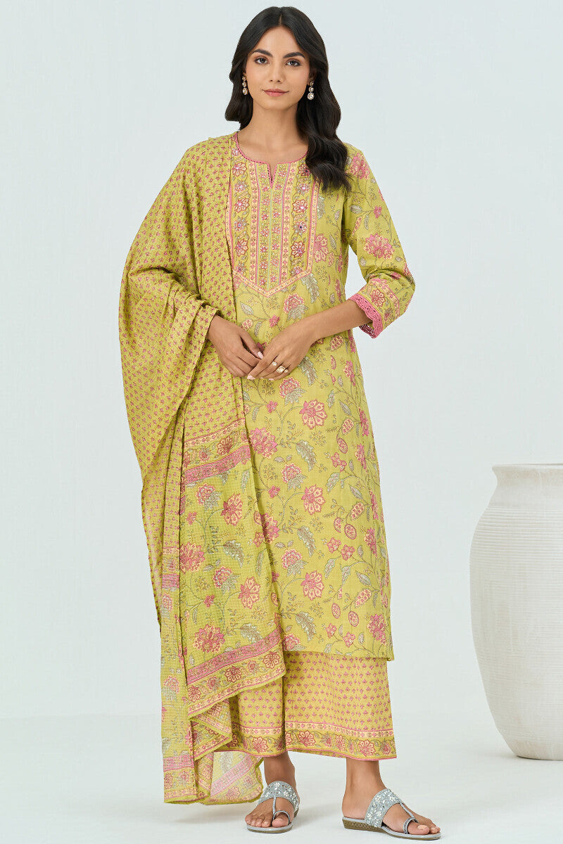 Gauhar Naisa Kurta
