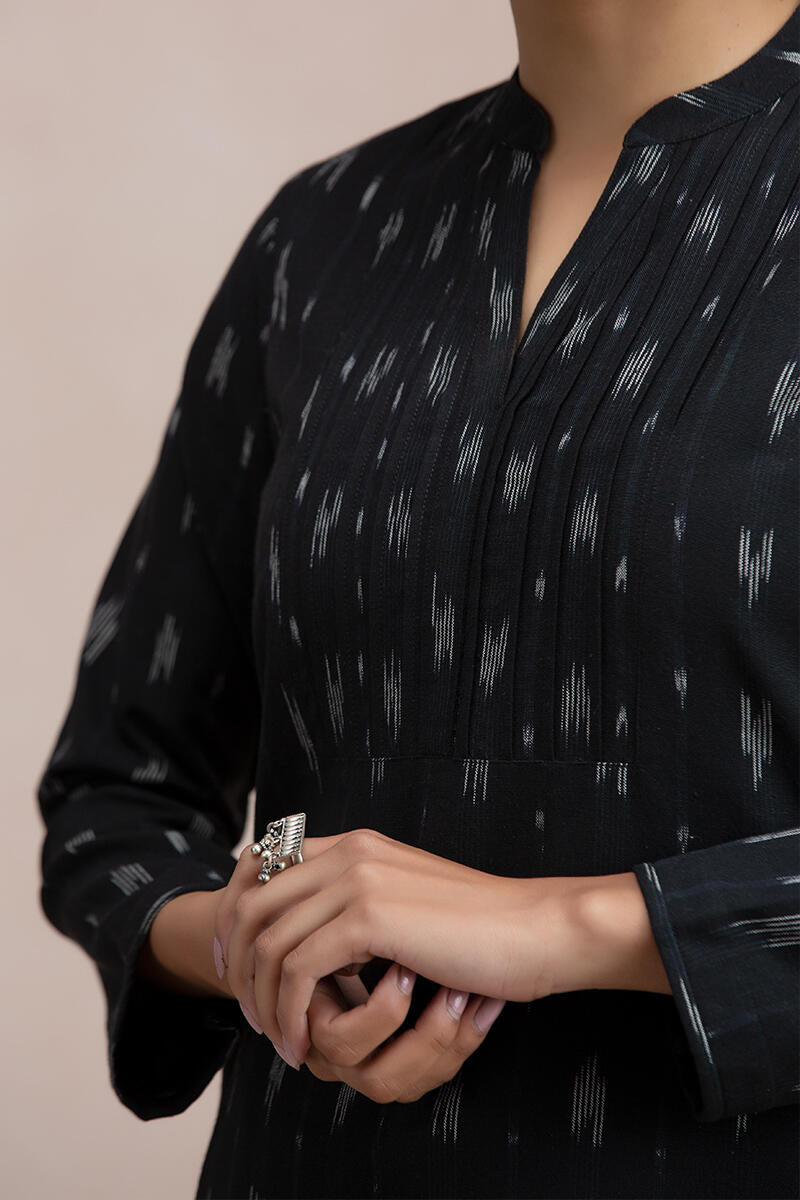 Naadirah Kiara Ikat Top