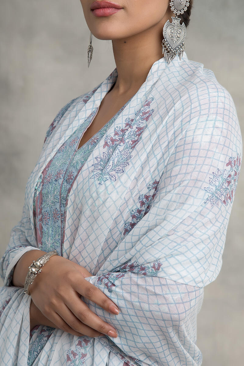 Gauhar Nikhat Dupatta