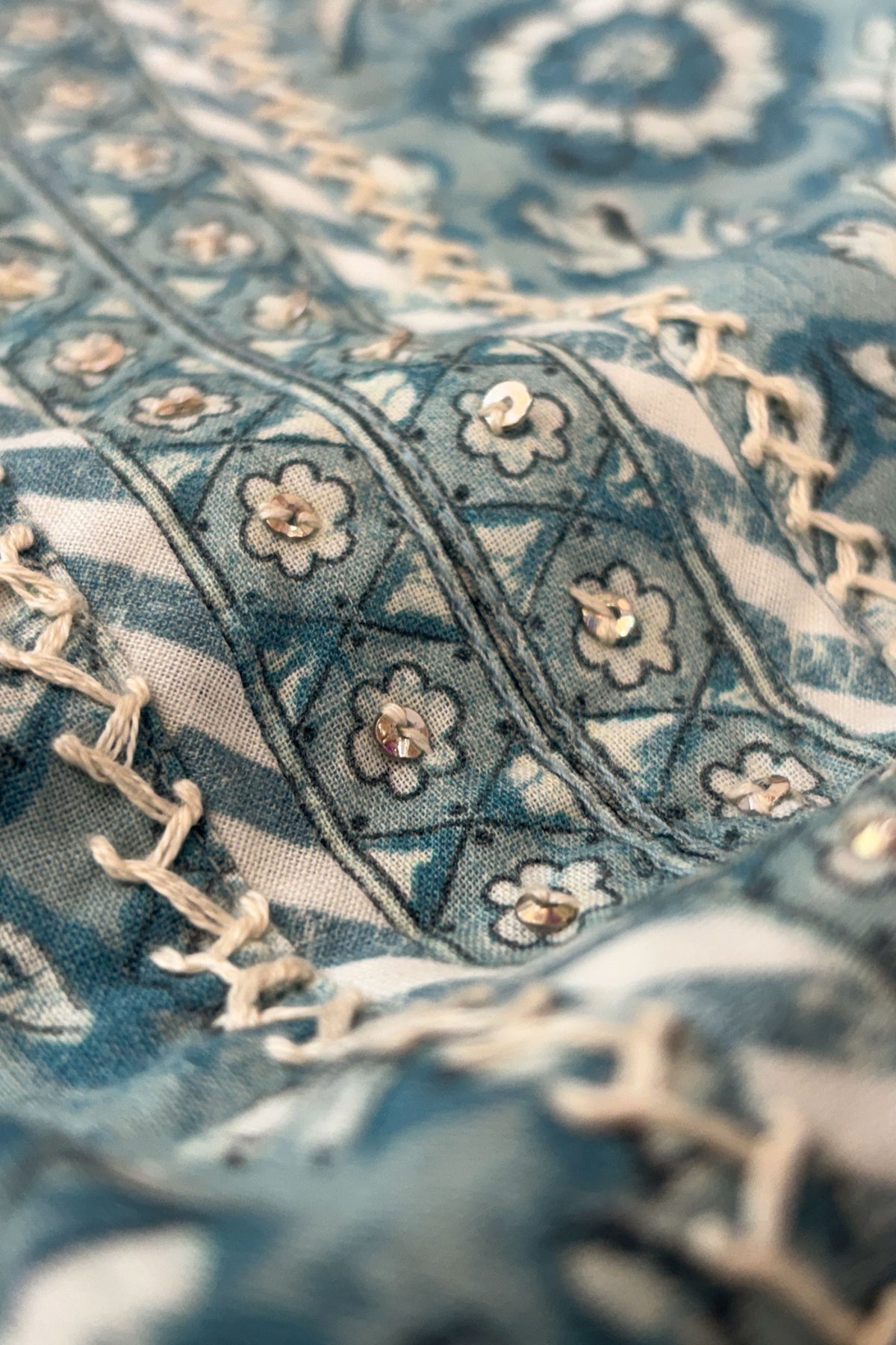 Neelofar Alaya Kurta