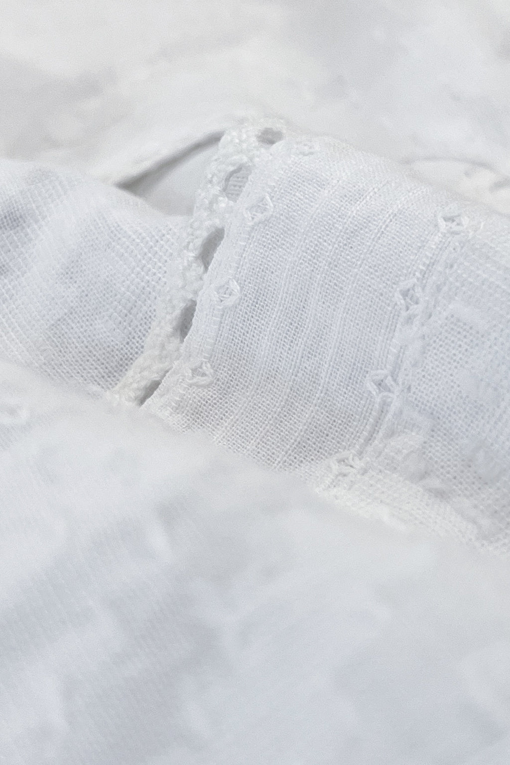 Surplus: Roza Nargis White Kurta