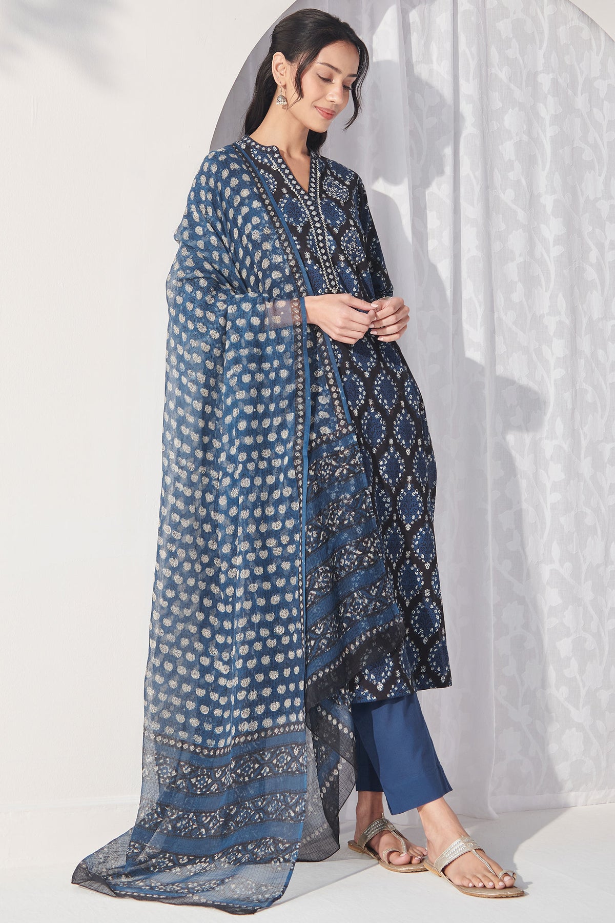 Sehra Zainab Narrow Pants