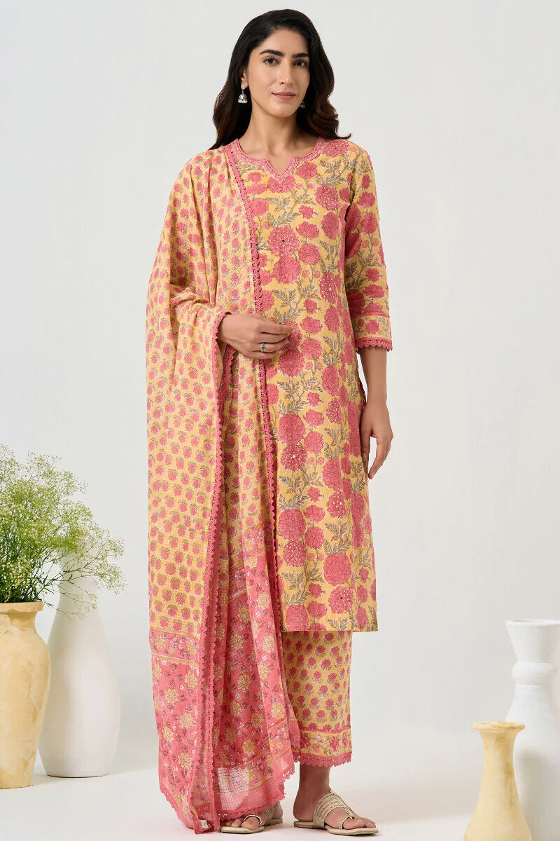 Surplus: Gauhar Shaira Farsi