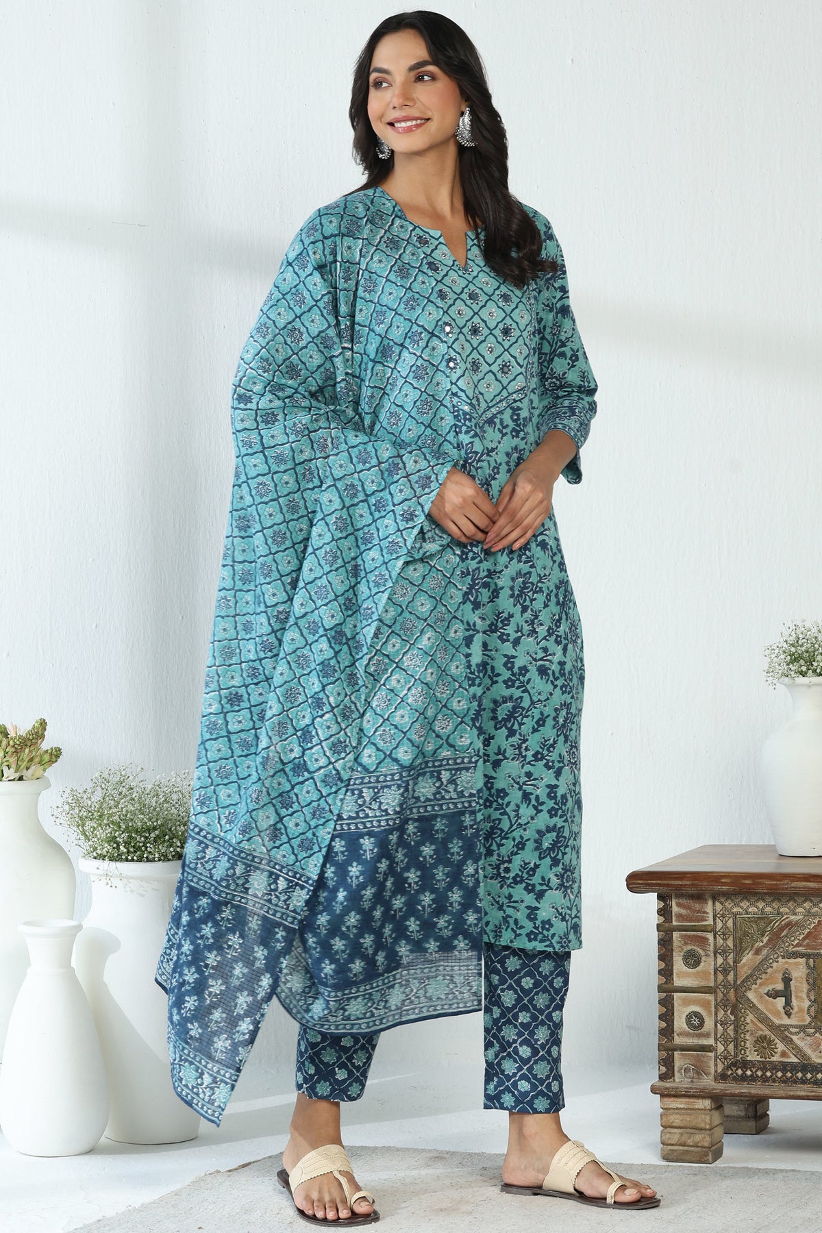 Neelofar Shirin Sanganeri Narrow Pants