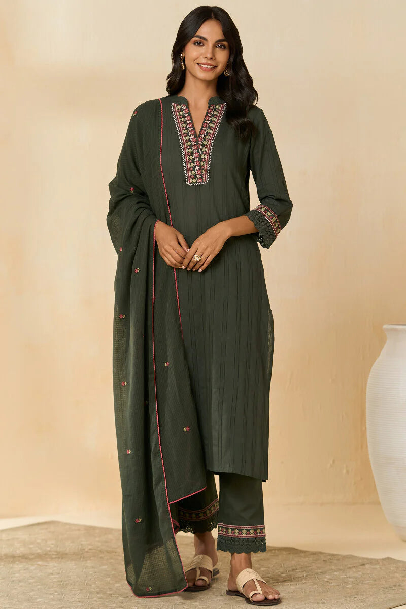 Surplus: Mehraab Mahi Kurta