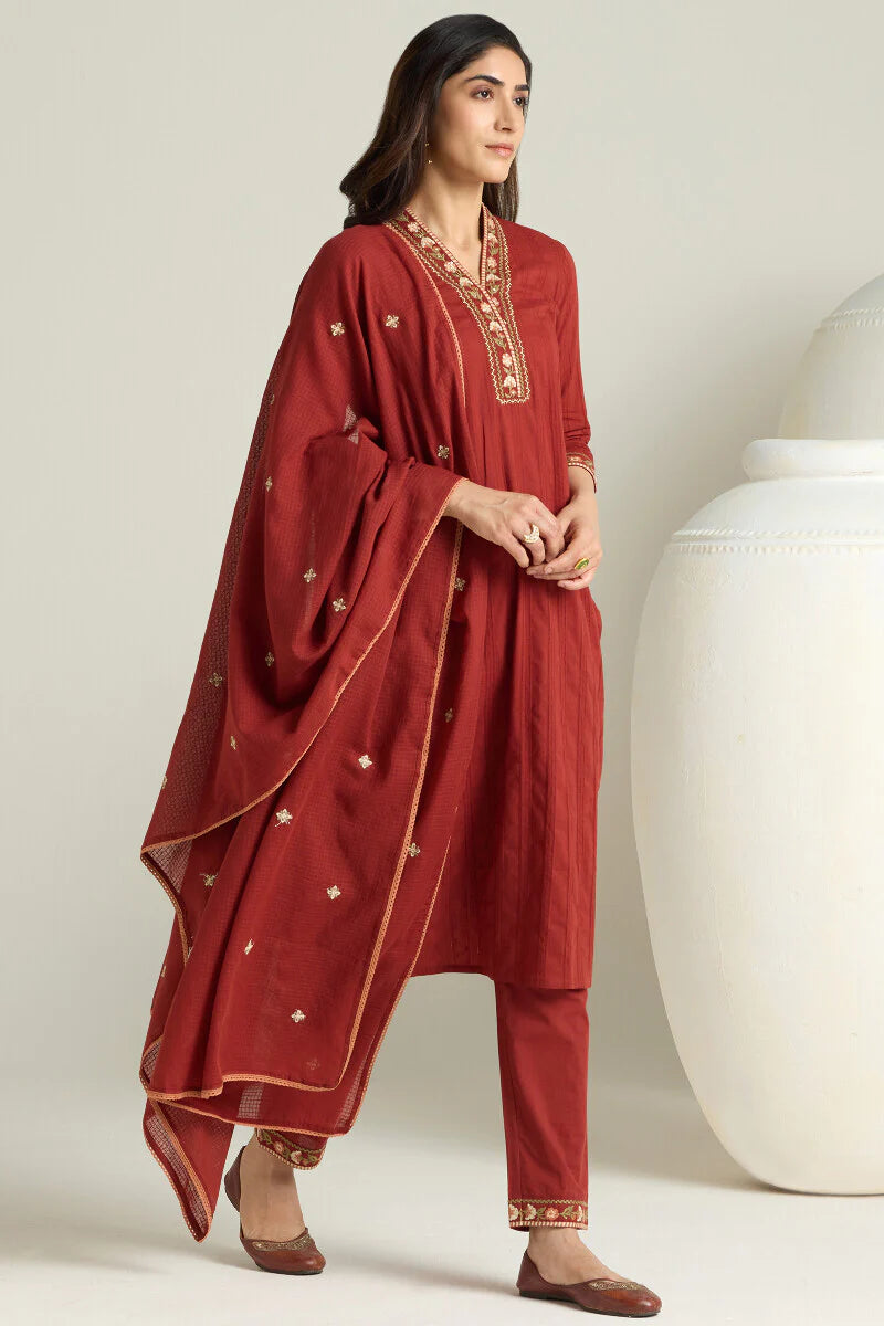 Surplus: Mehraab Farheen Kurta