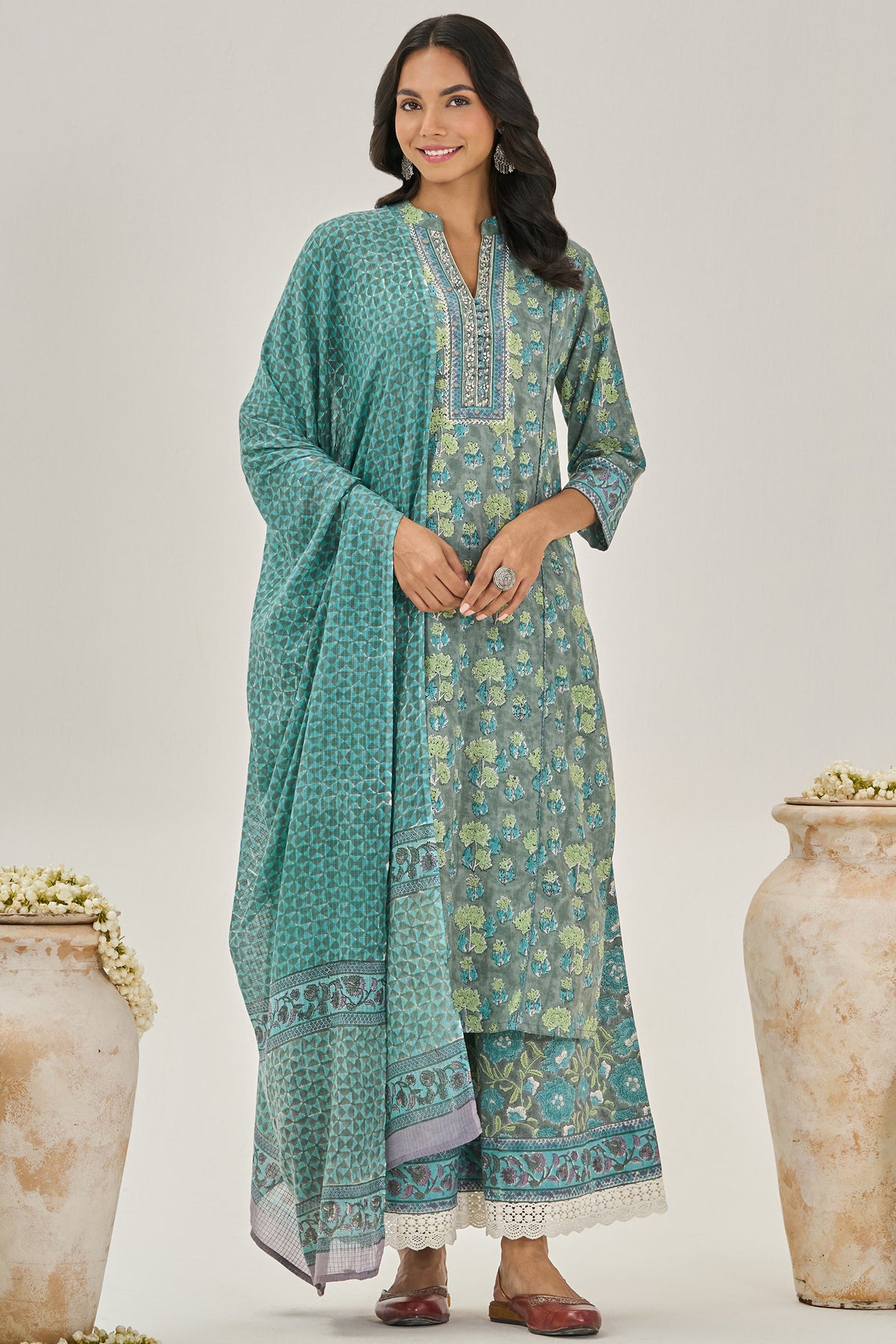 Roz Meher Gulshan Kurta