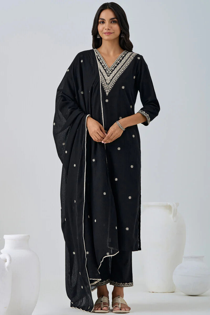 Surplus: Mehraab Mumtaz Kurta