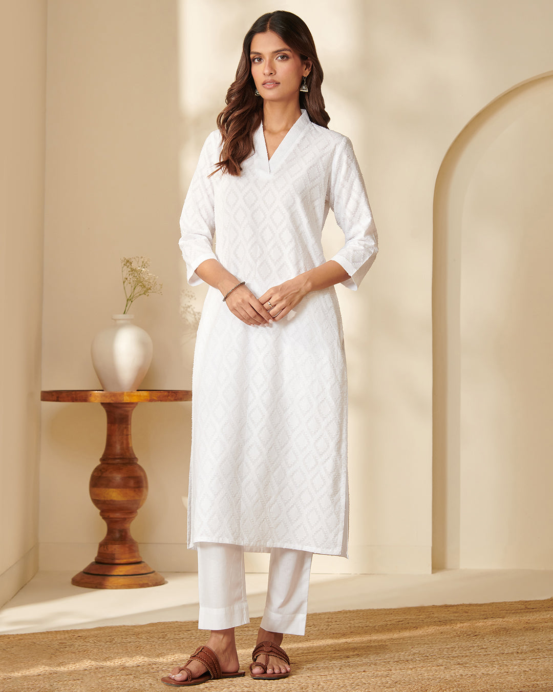 Roza Mehnaz White Narrow Pants