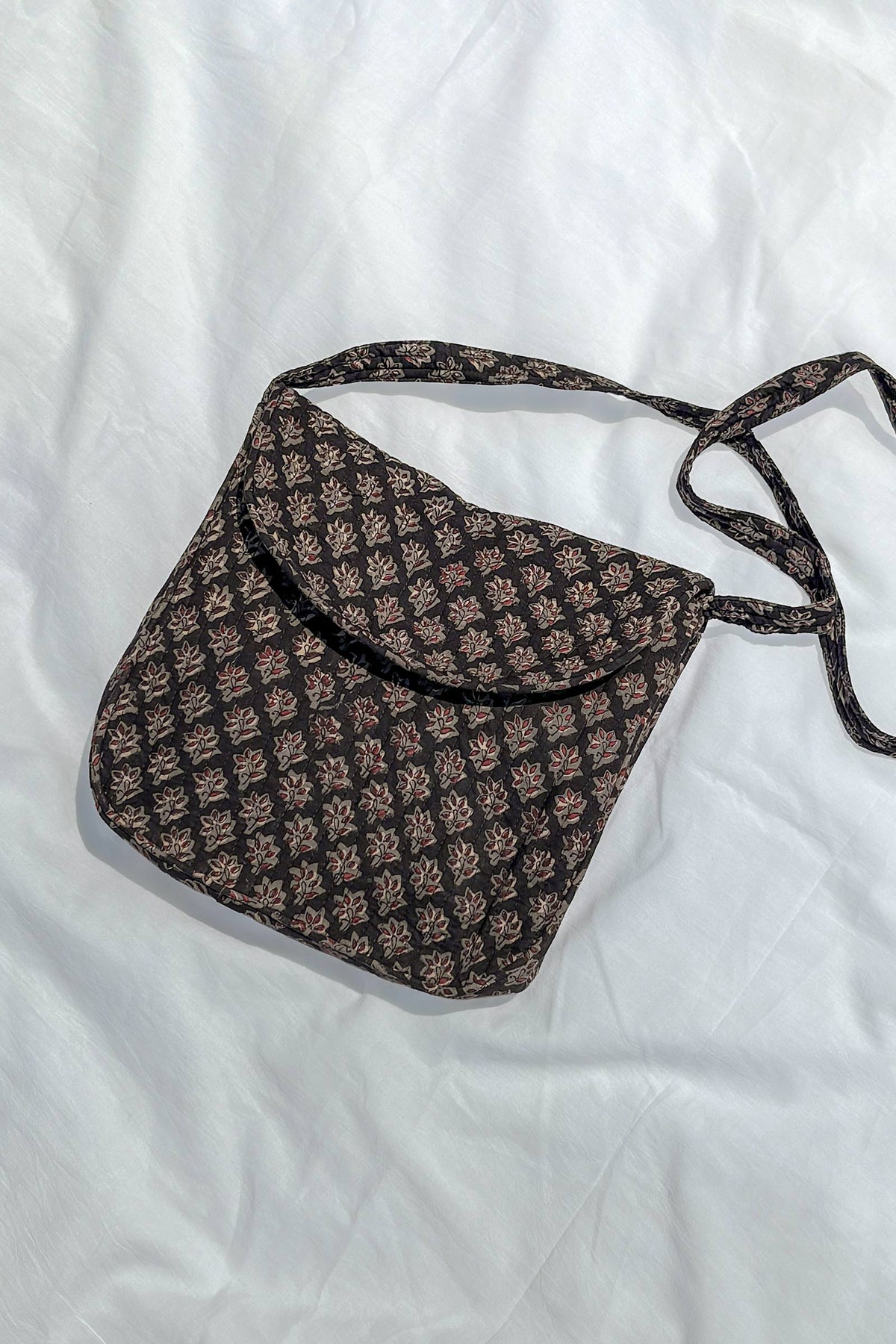 Roza Nabeeha Crossbody Bag