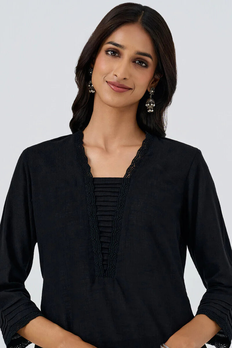 Surplus: Roza Sehreen Black Kurta